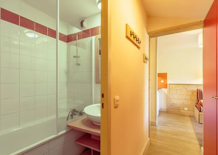 Ensoleille Avec Wifi A La Plagne-tarentaise - Fr-1-351-173 Apartman