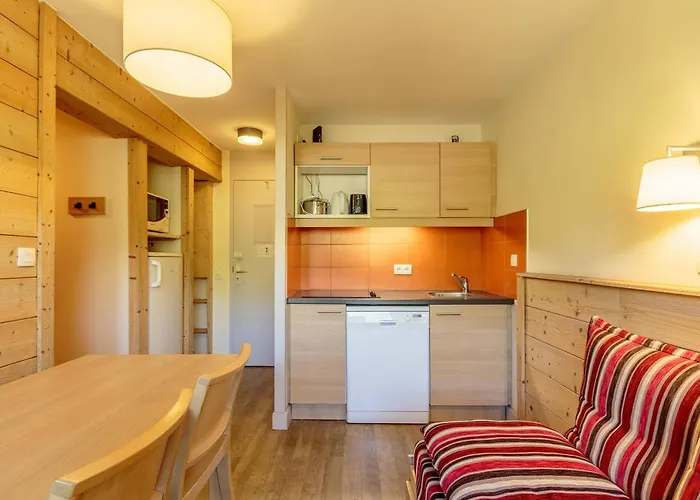 Ensoleille Avec Wifi A La Plagne-tarentaise - Fr-1-351-173 *